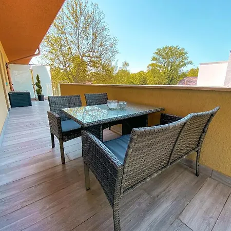 Syrah Wellness Apartman Siofok * שיופוק